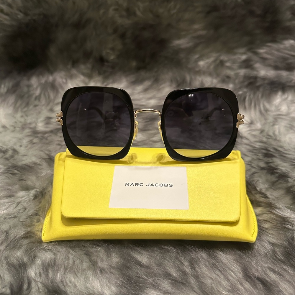Marc Jacobs Black and Gold Oversized Women's Sunglasses